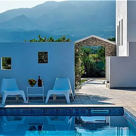 Lilu 1 With Private Pool Hotell 4*
