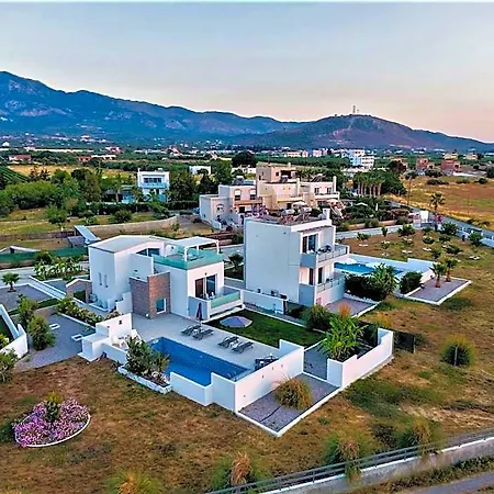 Hotel Lilu 1 With Private Pool